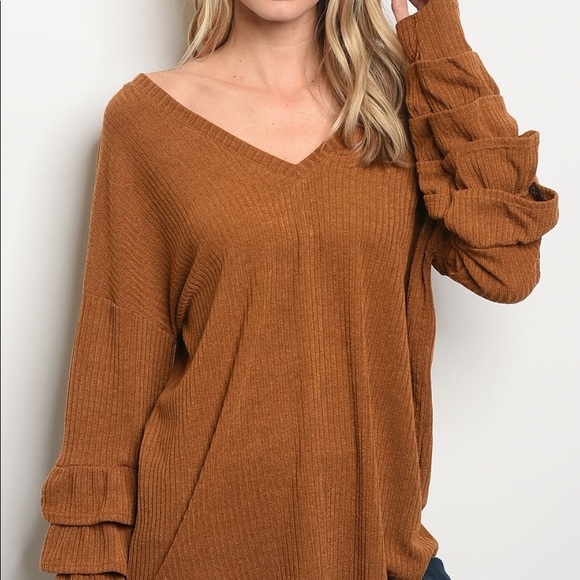 Bell sleeved sweater - Picture 2 of 5